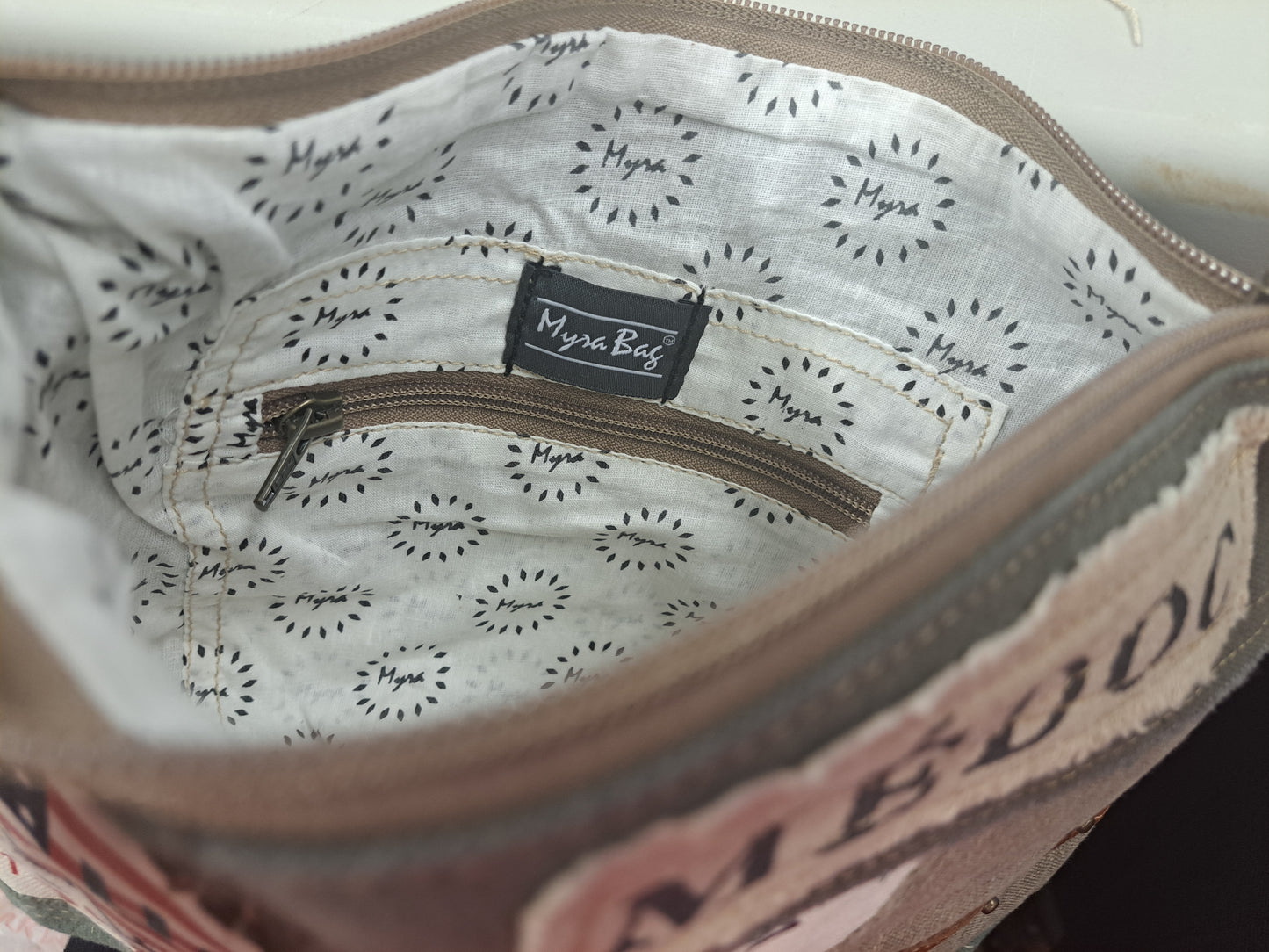 Myra wristlet