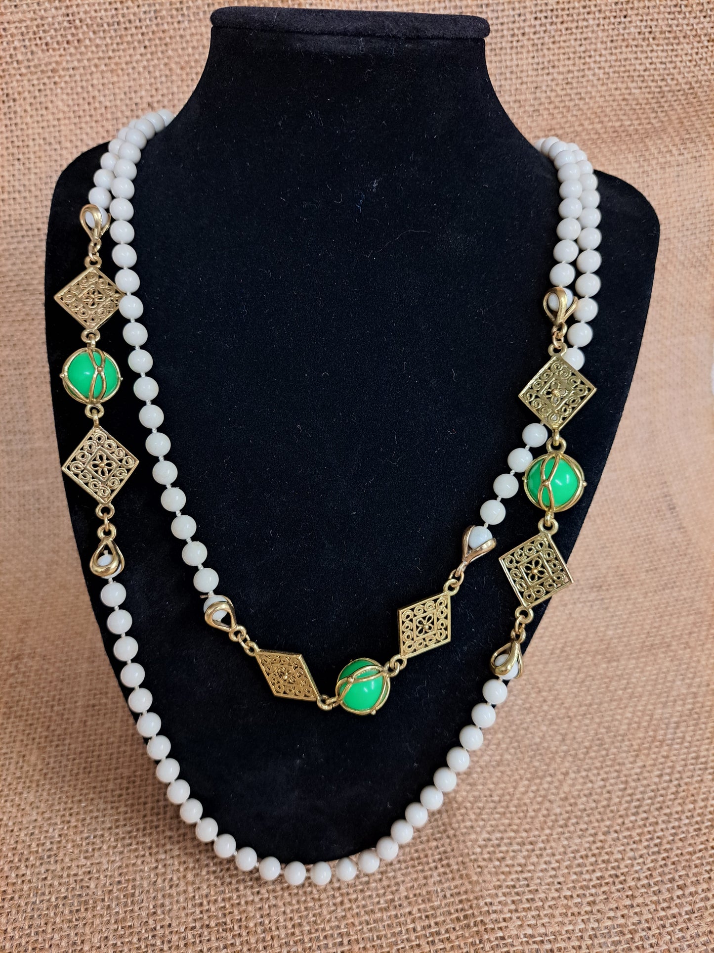 Gorgeous Green & Cream Necklace *PL*