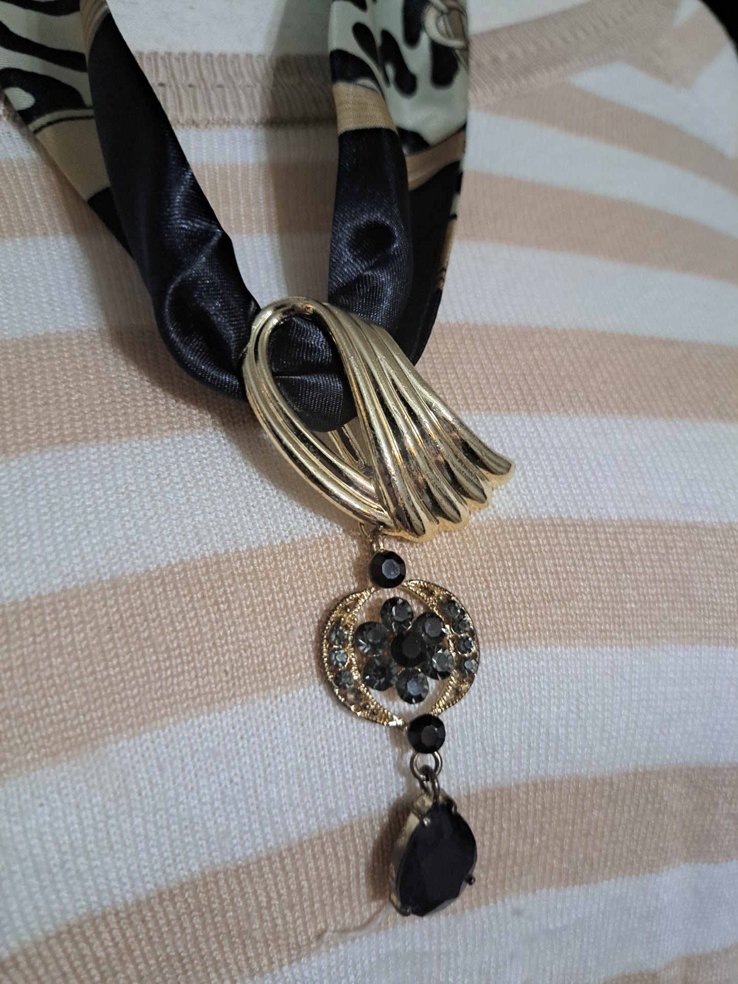 Chain & Animal Print Scarf Necklace with Antique Scarf Clip Pendant