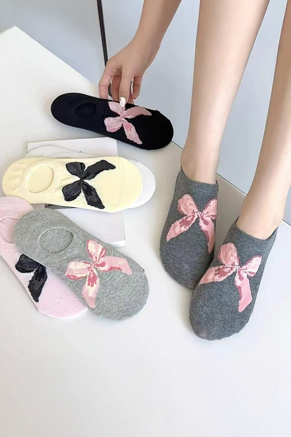 Bow Print Boat Socks