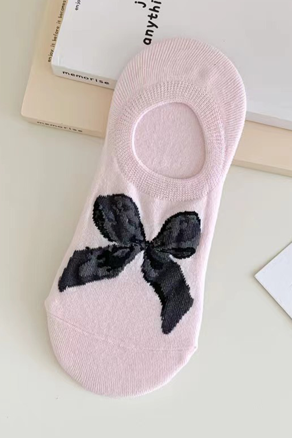 Bow Print Boat Socks